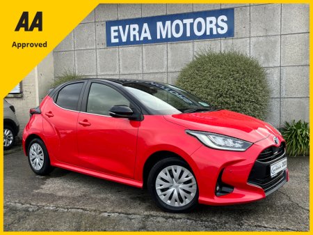 2020 Toyota Yaris Z HYBRID AUTOMATIC 1.5 PETROL //HEATED SEATS//KEYLESS ENTRY//REVERSE CAMERA//