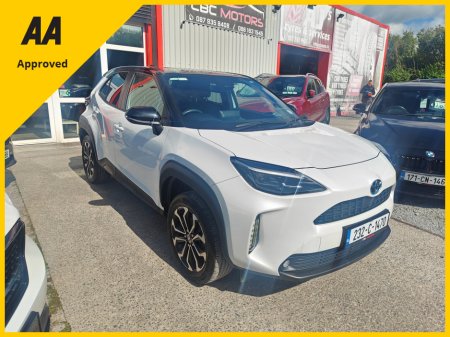 2023 Toyota Yaris Cross 2023 CROSS LUNA SPORT AUTO 19,000 KMS