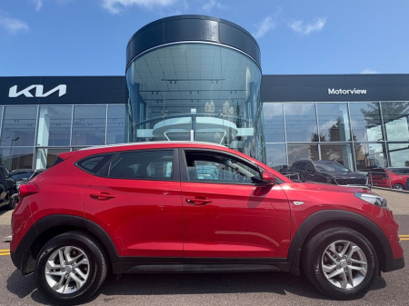 2016 Hyundai Tucson 1.7D , Bluetooth, Climate Control, Cruise Control, Rear Parking Sensors, Electric Mirrors, AUX Connection, €12,900