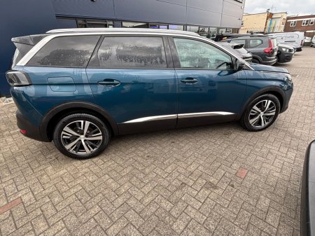 2025 Peugeot 5008  €49,950