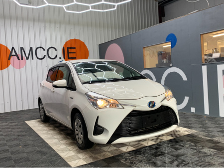 2017 Toyota Vitz 1.5 HYBRID / 103k KMs / Reverse Camera