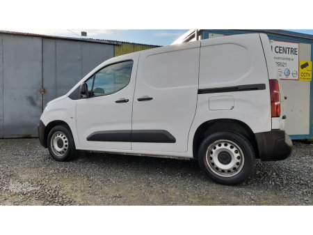 2023 Peugeot Partner  €13,750