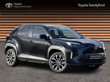 2024 Toyota Yaris Cross LUNA SPORT // REAR CAMERA // SMART ENTRY/SMART START // APPLE CARPLAY/ANDROID AUTO // FULL WARRANTY