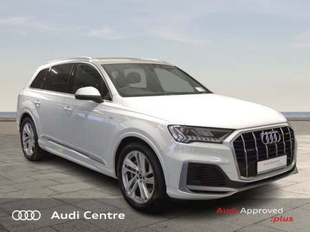 2023 Audi Q7 55 TFSI-e S Line