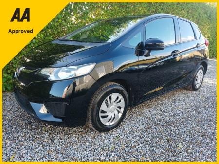 2017 Honda Jazz 1.3 AUTOMATIC NOT HYBRID 4 NEW TYRES 2 YEARS NCT 6 MONTHS ROAD TAX PRIVACY GLASS REVERSE CAMERA LARGE TOUCH SCREEN MULTIMEDIA SYSTEM €14,395
