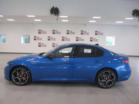 2025 Alfa Romeo Giulia 2.0 GME 280HP ATX RWD Veloce
