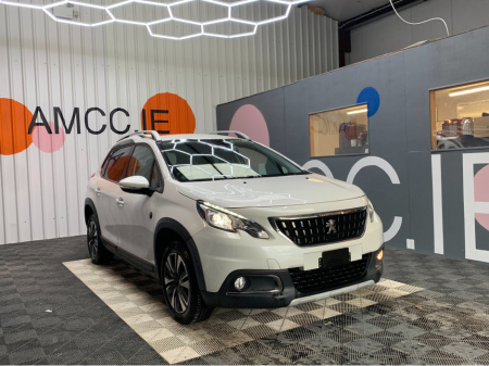 2019 Peugeot 2008 CROSS CITY AUTOMATIC / 33k KMs / Heated Seats, Cruise Control & More