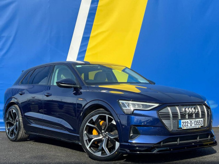 2022 Audi e-tron 55 ADVANCE AUTO // FULL RS-PERFORMANCE PACKAGE // DIGITAL CLUSTER // BLACK STYLING PACKAGE // LEATHER POWERED & HEATED SEATS