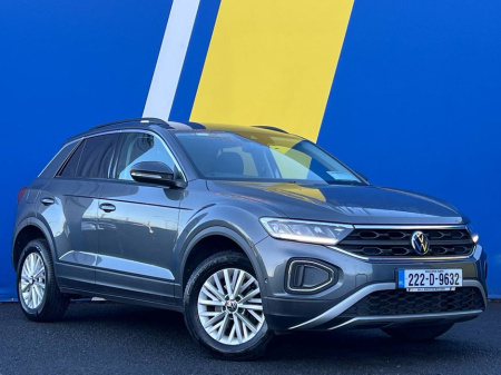 2022 Volkswagen T-Roc LIFE 1.0 TSI // 360 DEGREE PARKING SENSORS // ADAPTIVE CRUISE CONTROL // 16