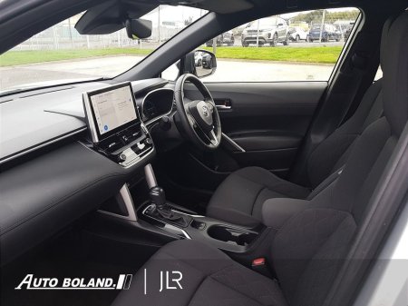 2023 Toyota Corolla Cross 1.8 Hybrid Luna - Apple Car Play & Android Auto, Reverse Camera, Auto High Beam Assist, LED Lighting €32,795