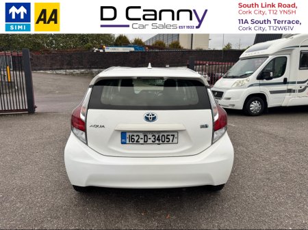 2016 Toyota Aqua 1.5 HYBRID 5DR AUTO €8,900