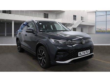 2024 Volkswagen Tiguan 1.5TSi PHEV R-LINE AUTOMATIC **ONE OWNER / NEW MODEL / APPLE CARPLAY / ADAPTIVE CRUISE CONTROL / BLIND SPOT ASSIST / HEATED & MASSAGE FRONT SEATS / HEATED STEERING WHEEL / WIRELESS PHONE CHARGING** €49,900