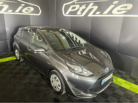 2019 Toyota Aqua DAA-NHP10 €11,950