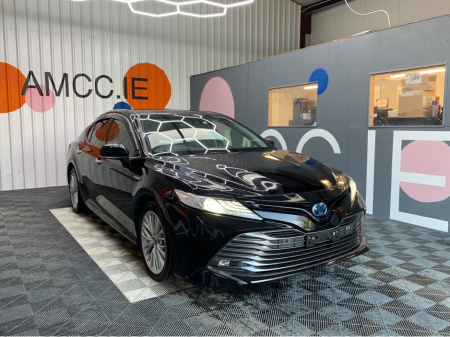 2018 Toyota Camry 2.5 HYBRID AUTOMATIC / 68k KMs / Heated Leather, Cruise Control & More