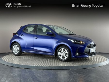 2021 Toyota Yaris HYBRID LUNA