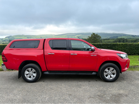 2020 Toyota Hilux SR5 DOUBLE CAB 4DR €31,950