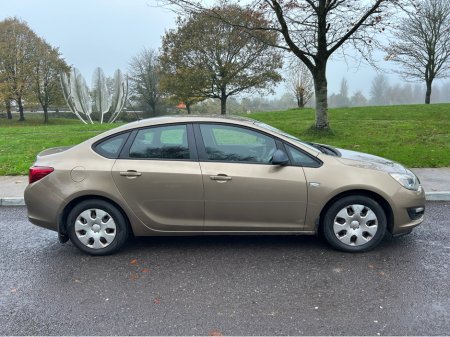 2013 Opel Astra TRADE SALE ONLY 1.4 I 100PS 4DR €2,950