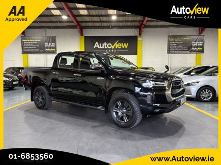 2023 Toyota Hilux Black Edition + Chrome Pack 2.4L Crew Cab Commercial. LOW MILEAGE. AA APPROVED // FINANCE & NATIONWIDE DELIVERY AVAILABLE // SIMI DEALER