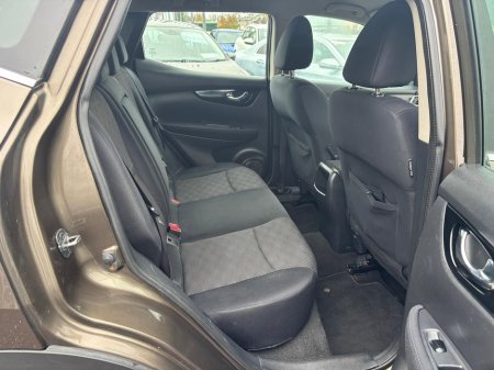 2015 Nissan Qashqai 1.5 DSL SV 4DR €9,950