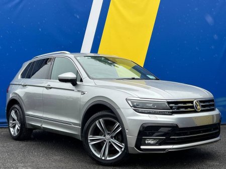 2018 Volkswagen Tiguan R-LINE 2.0 TDI 4MOTION // 4 HEATED SEATS // BACKSEAT CLIMATE CONTROL // 4MOTION TERRAIN DRIVE MODES