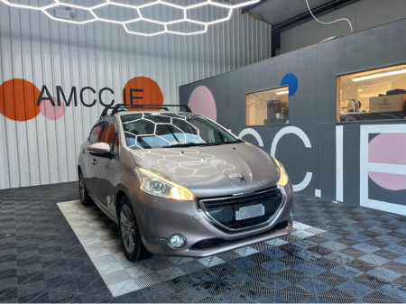 2015 Peugeot 208 208 PREMIUM / 55k KMs / PARKING SENSORS , ADAPTIVE CRUISE & MORE