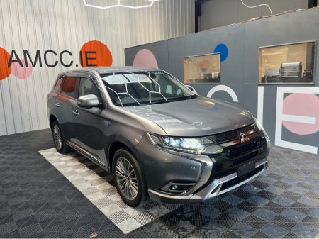 2020 Mitsubishi Outlander OUTLANDER 2.4 HYBRID / 59k KMs / HEATED SEATS & WHEEL  , REVERSE CAMERA , ADAPTIVE CRUISE & MORE
