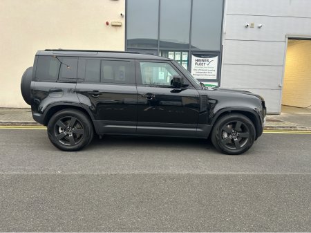 2024 Land Rover Defender MY25 110 2.0 SI4 PHEV with SUNROOF €91,995