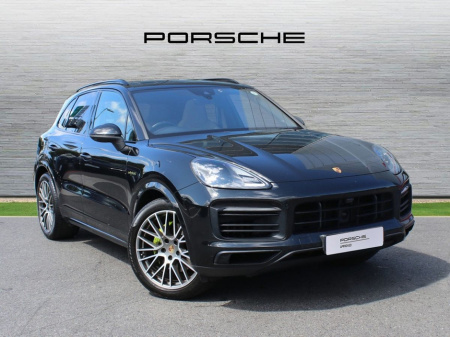 2023 Porsche Cayenne E-Hybrid Platinum Edition €85,000
