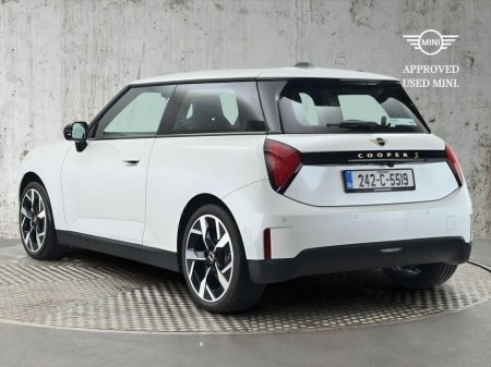 2024 MINI Hatch Cooper SE €30,900