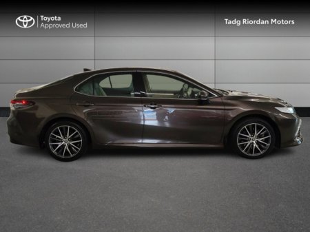 2023 Toyota Camry PLATINUM EDITION €42,950
