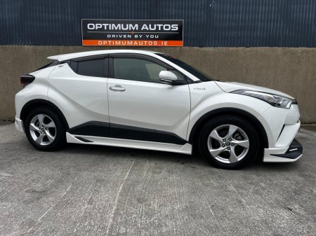 2019 Toyota C-HR CHR 1.8 self charging hybrid, G -model huge spec