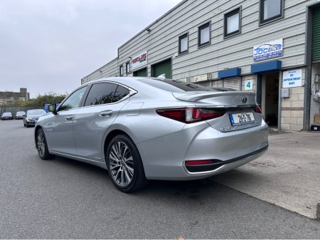 2021 Lexus ES 300 H DYNAMICS 4DR AUTO €42,999