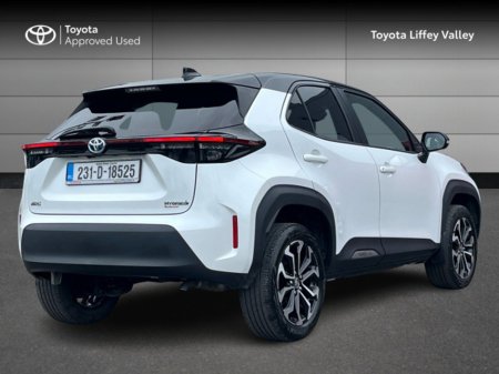 2023 Toyota Yaris YARIS CROSS LUNA SPORT BI-TONE €30,950