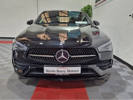 2023 Mercedes-Benz CLA Class 250E AMG LINE PREMIUM (NIGHT PACK) AUTOMATIC **ONE OWNER / APPLE CARPLAY & ANDROID AUTO / CRUISE CONTROL / HALF LEATHER INTERIOR / HEATED FRONT SEATS / KEYLESS ENTRY / SAT NAV / REVERSE CAMERA** €37,900