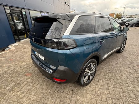 2025 Peugeot 5008  €49,950