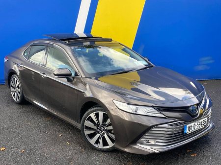 2018 Toyota Camry SE 2.5 HYBRID AUTO // PANORAMIC SUNROOF // LOW MILEAGE // BRAND NEW 19