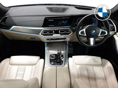 2022 BMW X5 xDrive45e M Sport €66,950