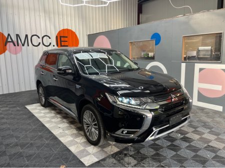 2020 Mitsubishi Outlander OUTLANDER 2.4 HYBRID / 62k KMs / HEATED SEATS & WHEEL  , REVERSE CAMERA , ADAPTIVE CRUISE & MORE