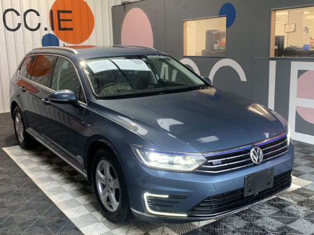 2017 Volkswagen Passat VW Passat GTE Automatic / 67k KMs / Heated Leather Seats / Passat GTE Automatic
