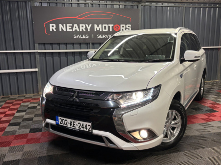 2020 Mitsubishi Outlander 2.4L Plug-in EV Intense 5 seat