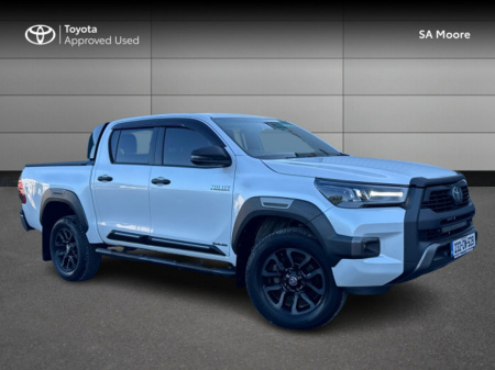 2023 Toyota Hilux INVINCIBLE - BLACK PACK