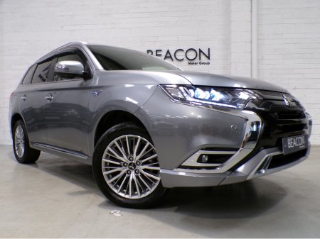 2020 Mitsubishi Outlander 2020*45,000 MILES*2.4 AUTO HYBRID PLUG-IN*4X4*MITSUBISHI OUTLANDER*WINTER PACK*ELECTRIC HEATED LEATHER AND ALCANTARA SEATES*HEATED S-WHEEL*COLOUR CAMERA*PARKING SENSORS*ALLOY WHEELS*4WD SYSTEM*