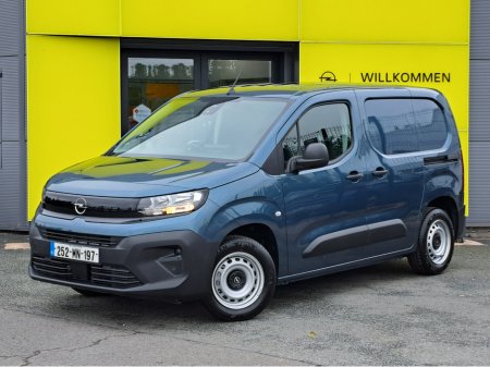 2025 Opel Combo KOMFORT 1.5TD 100HP L1H1 **252 REG**