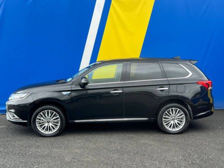 2020 Mitsubishi Outlander 4WD 2.4 PLUG-IN HYBRID AUTO // HEATED SEATS // HEATED STEERING WHEEL // ADAPTIVE CRUISE CONTROL €24,750