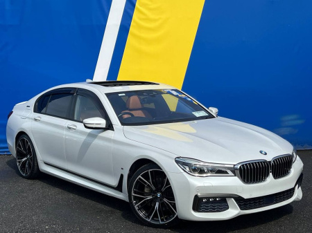 2017 BMW 7 Series 740e M-SPORT 2.0 PLUG-IN HYBRID AUTO // OPENING SUNROOF // HEATED/COOLED/MASSAGE SEATS // BACKSEAT CLIMATE CONTROL