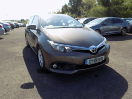 2017 Toyota Auris 1.4 D-4D LUNA 4DR €16,950
