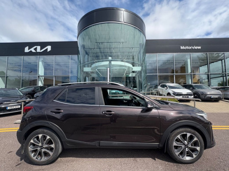 2017 Kia Stonic 1.4P premium spec , Bluetooth, Multi-Function Steering Wheel, Rear Parking Sensors, Wireless Smartphone Control, Electric Mirrors, Six speed transmiss €14,900