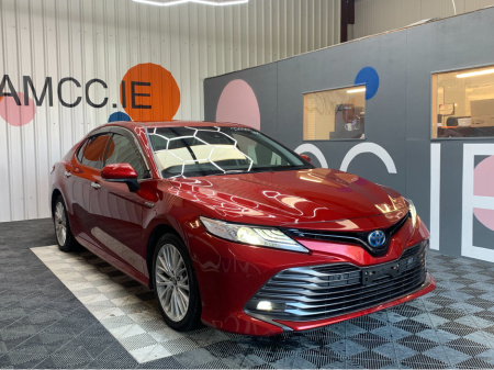2017 Toyota Camry 2.5 HYBRID AUTOMATIC / 99k KMs / Heated Leather, Cruise Control & More