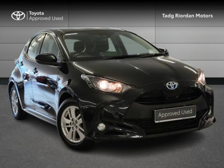 2022 Toyota Yaris HYBRID LUNA