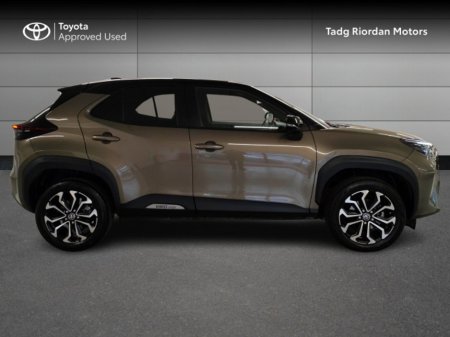 2025 Toyota Yaris Cross LUNA SPORT BI €33,950